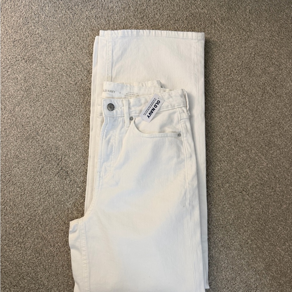 NWT Old Navy Sky-Hi Wide Leg Jeans Extra High Rise - White, 2